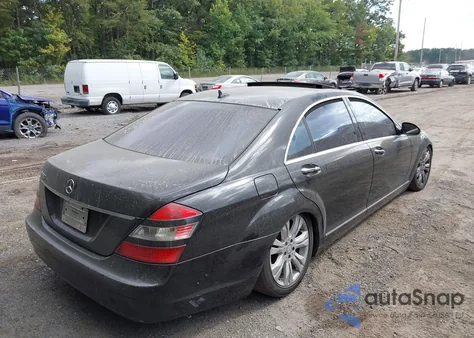 2009 Mercedes-Benz S 550 из США, поврежденный, VIN WDDNG71X09A258652
